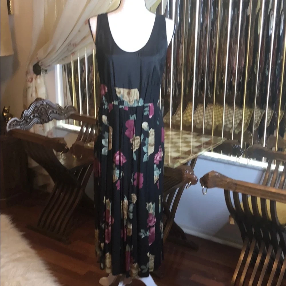 2-pc Black/Burgundy Floral CASUAL CORNER Dress Set